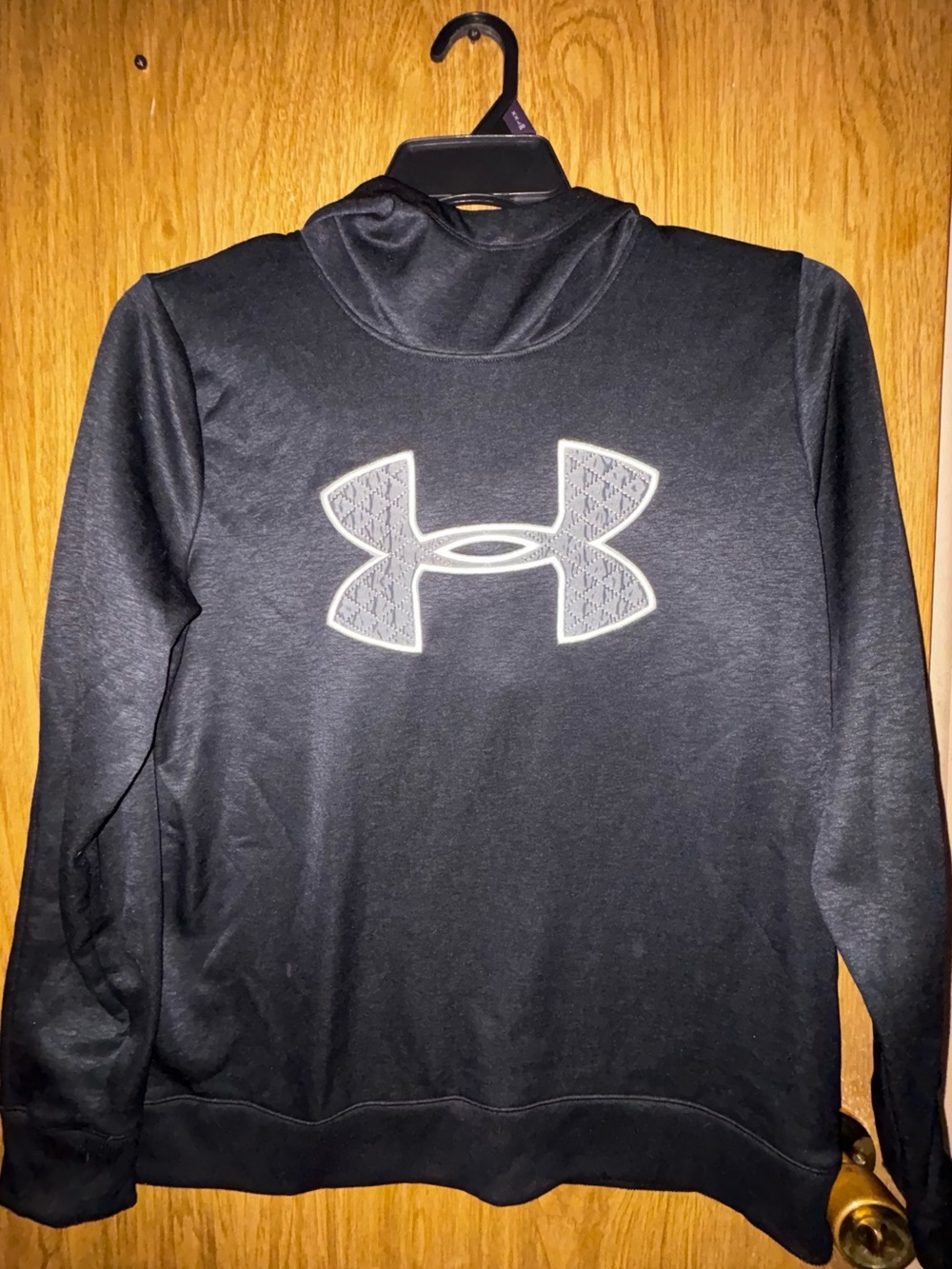 Under Armour Men’s Black Crewneck Sweatshirt with Reflective Logo